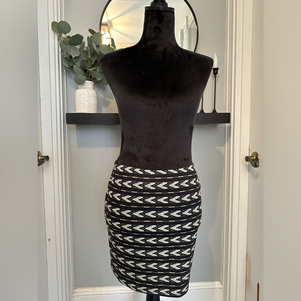 Nollie skirt Aztec print arrows